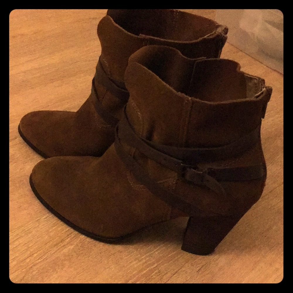 Suede leather boots with wooden chunky heels 7.5